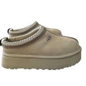 UGG Women's Tazz Slip-On Platform Mule Slippers  Size 9 Mustard Seed Color